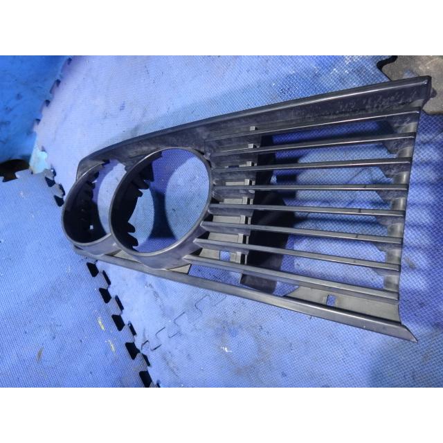 BMW E28 520i 等  右 フロント ライト カバー グリル  1873253 [5230] |  | 01