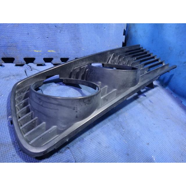 BMW E28 520i 等  右 フロント ライト カバー グリル  1873253 [5230] |  | 02