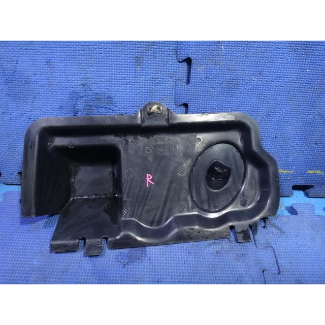 BMW E28 520i 等 右 ヘッドライト 裏 カバー  品番 1917964  [5230] |  | 01