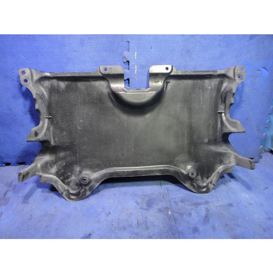 メルセデス ベンツ W204 C200 等  フロア アンダー カバー  品番 2045240730  [5645] | 