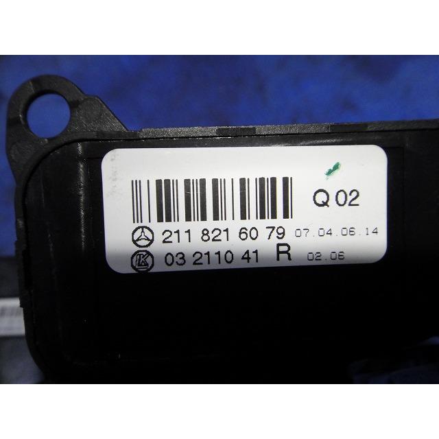 メルセデス ベンツ W211 E320 E280 等 右 フロント シート ドアミラー スイッチ  品番 2118217979  2118216079 [5647] |  | 02
