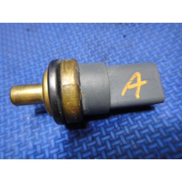 VW ゴルフ ヴァリアント 1K系  等　水温センサー (a)　品番 06A919501 A    [5737] | 