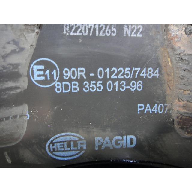 ルノー カングー KWK4M 等 フロント ブレーキ パッド  HELLA [5826] |  | 02