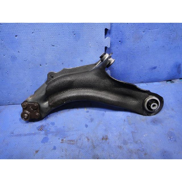 ルノー カングー KWK4M 等 右 フロント ロアアーム  [5826] |  | 01