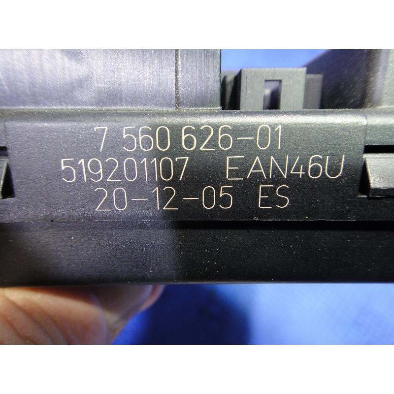 BMW Z4 E85 等 ヒューズ ボックス 品番 7560626  [6100] |  | 01