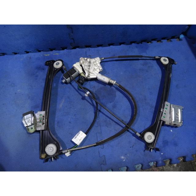 メルセデス ベンツ SLK200 R171  等 左 フロント パワーウィンドウ レギュレーター 品番 1717200346  [6101］ |  | 01