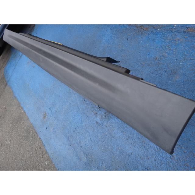 BMW ミニ R56 MF16 等　右 サイド ステップ スカート 品番 7147916   [6111] |  | 02