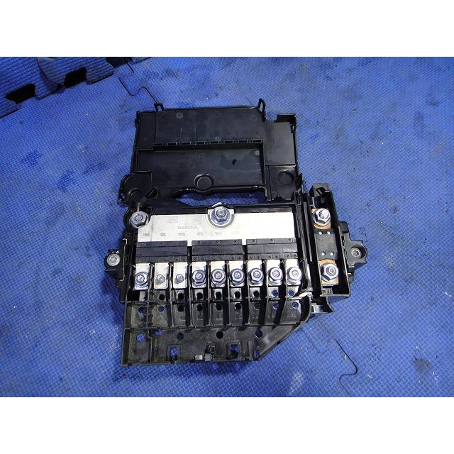 Volvo ボルボ V40 MB4164T 等 ヒューズ ボックス  品番 31337535   30659192   [6148] | 