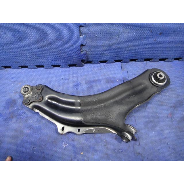 ルノー カングー KWK4M 等 左 フロント ロアアーム  [6165] |  | 01