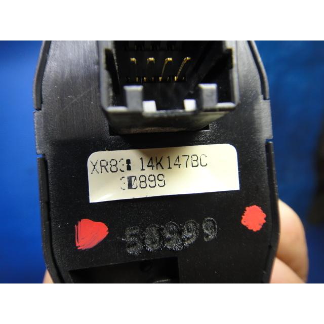 ジャガー Sタイプ J01FA  ハザード スイッチ　  [6331] |  | 01