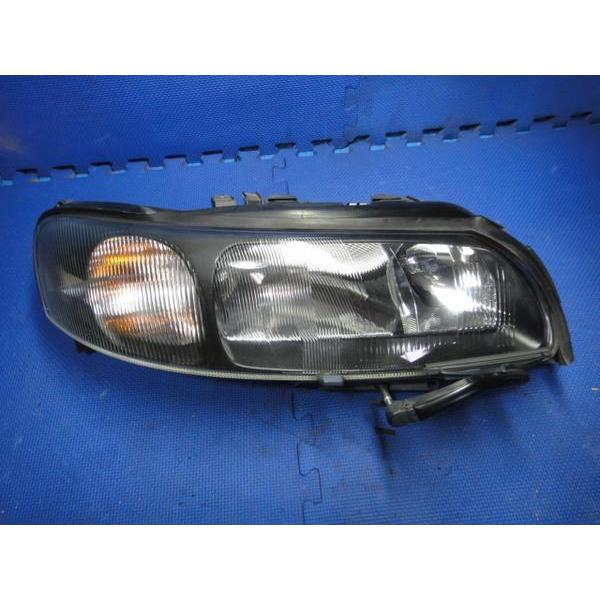 VOLVO　V70　右ヘッドライト ボルボ V70 SB5244W 等 右 ヘッド ライト ハロゲン 8662941 [6683