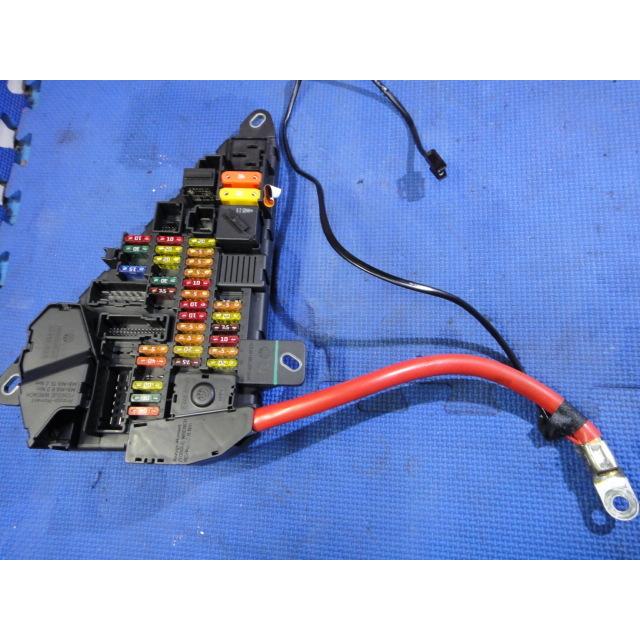 BMW E63 645Ci 等 リア トランク　ヒューズ ボックス　バッテリー ターミナル   [6701] | 