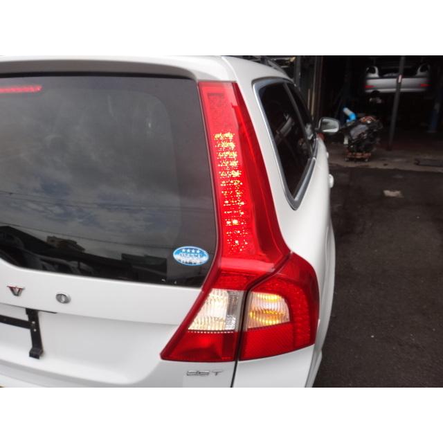 Volvo ボルボ V70 BB 系 等 右 上 リア テール レンズ ライト ランプ