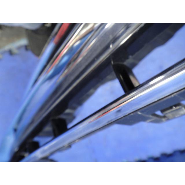 BMW ミニ クロスオーバー R60 クーパーSD 等  フロント グリル  9812890  9812759 [6748] |  | 02