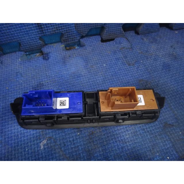 プジョー 208 A9 系 等 横滑り防止 スイッチ ECO ドアロック スイッチ 等   [6840] |  | 01