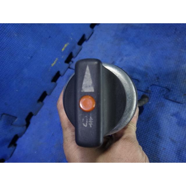 メルセデス ベンツ W201 190E 等 ライト スイッチ　  [7055] |  | 02