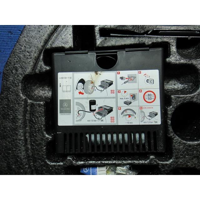 メルセデス ベンツ SLK200 R171 等 純正 車載 工具 ジャッキ エアー ポンプ 等   [7185］ |  | 02