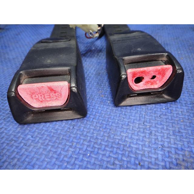 VOLVO ボルボ 240 AB230 フロント シートベルト バックル 左右 品番 1370057   1370060    [7193] |  | 02