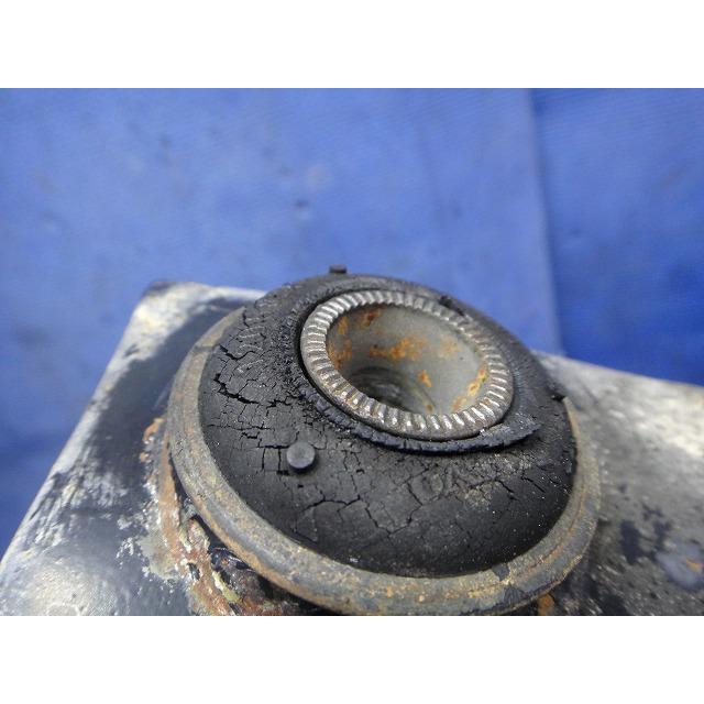 VOLVO ボルボ 240 AB230 左 フロント ロアアーム   [7193] |  | 03