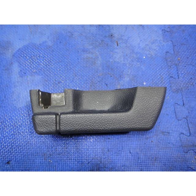 VOLVO ボルボ 240 AB230 右 リア ドア ハンドル 内張 グリップ アーム   [7193] |  | 01