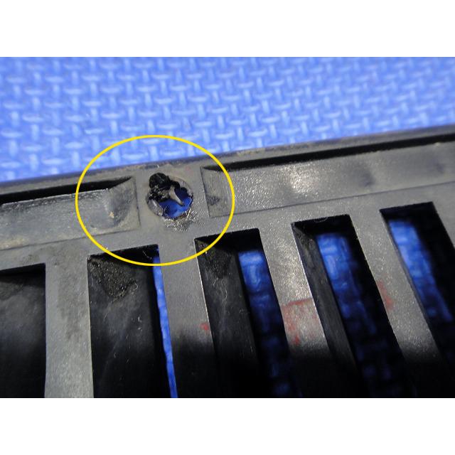 VOLVO ボルボ 240 AB230 右 リア サイド クウォーター ダクト カバー  [7193] |  | 04