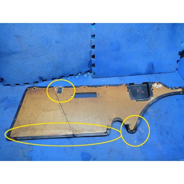 VOLVO ボルボ 240 AB230 右 リア カーゴルーム サイド 内張 シートベルト カバー  難有り  [7193] |  | 03