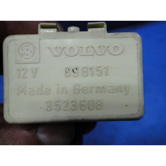 VOLVO ボルボ 240 AB230 ワゴン フューエル ポンプ リレー 燃料 リレー 品番 898151  3523608   [7193] |  | 02