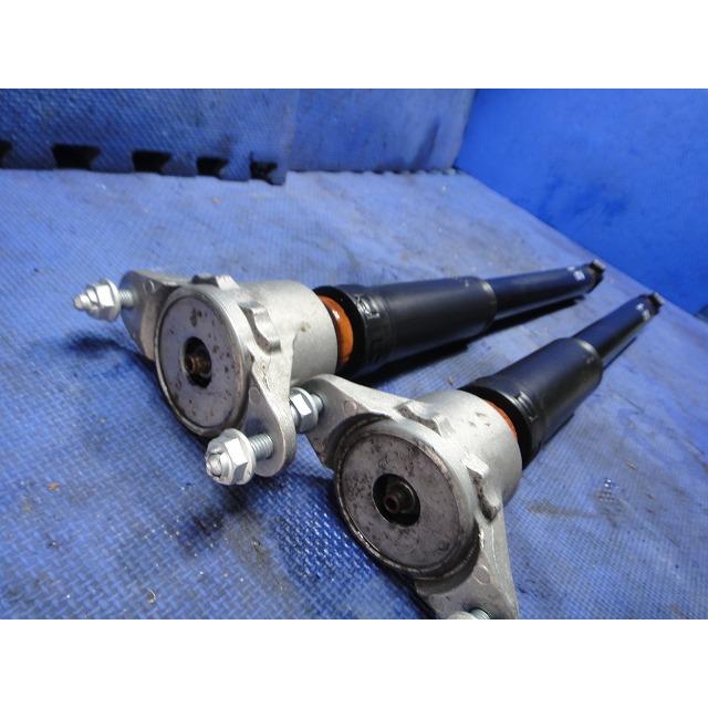 メルセデス B180 W246 等 純正 リア ショック 左右  品番 2463202131  [7249] |  | 01