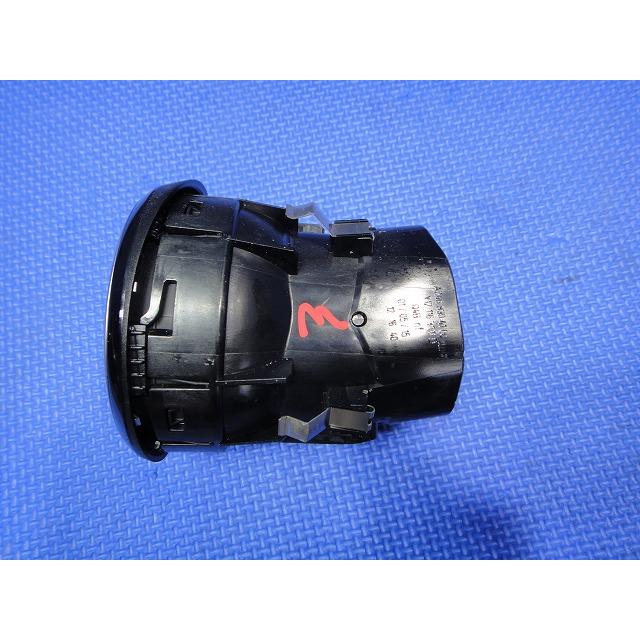 メルセデス B180 W246 等 中央 エアコン 吹出口 ルーバー　(3)　中央3連 共通  品番2468304100　 [7249] |  | 01
