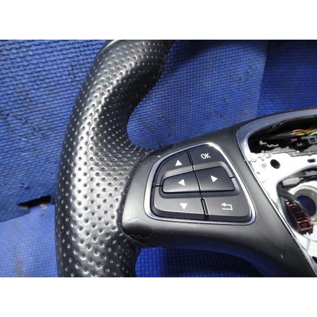 メルセデス B180 W246 等 後期　純正 ステアリング ハンドル  [7249] |  | 02