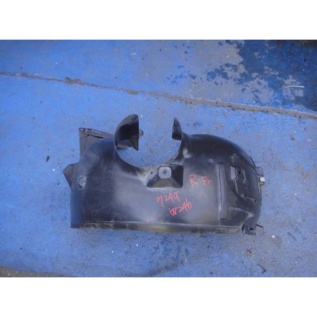 メルセデス B180 W246 等 右 フロント フェンダー ライナー カバー 品番 2466900200   2468840222 [7249] |  | 01