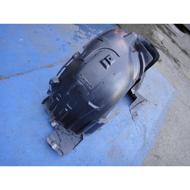 メルセデス B180 W246 等 右 フロント フェンダー ライナー カバー 品番 2466900200   2468840222 [7249] |  | 02