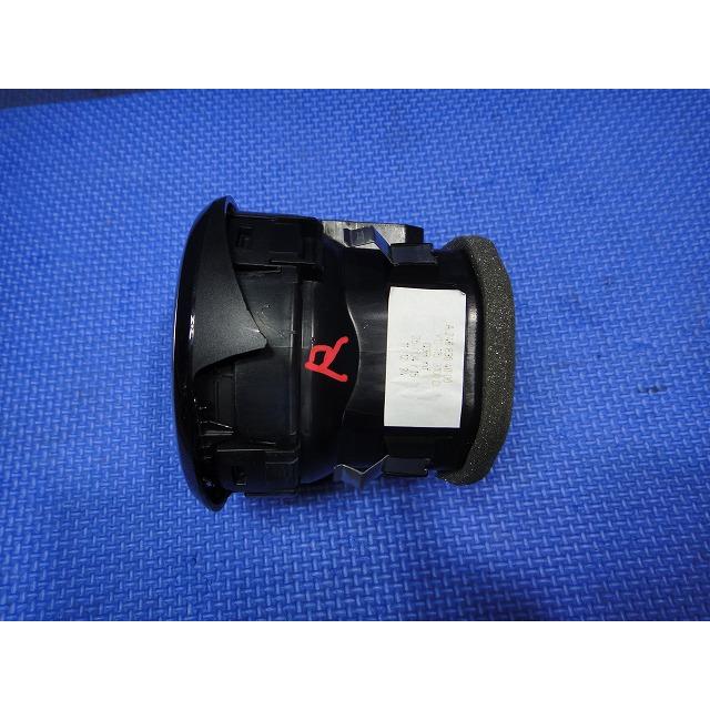 メルセデス B180 W246 等 右 エアコン 吹出口 ルーバー  品番2468304000　 [7249] |  | 01