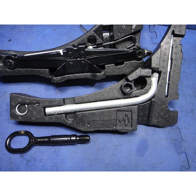 ワーゲン ゴルフ 7 AUCJZ AUCPT AU系 純正 車載 工具 ジャッキ 牽引フック 等 [7599] |  | 01