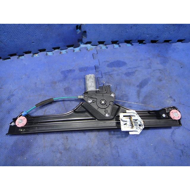 BMW 218i F45 等 純正 右 フロント パワーウィンドウ レギュレーター  品番 2579946  [7835] |  | 01