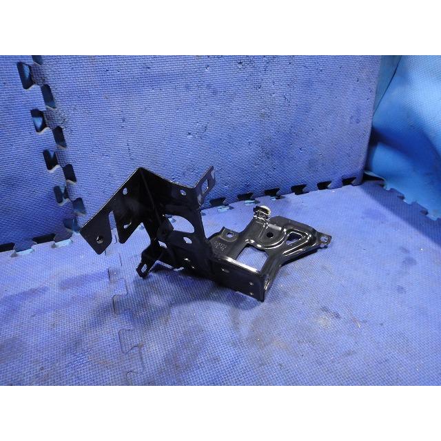 BMW 218i F45 等  左 ヘッド ライト 取付 ブラケット ステー   品番 7302531 [7835] |  | 01