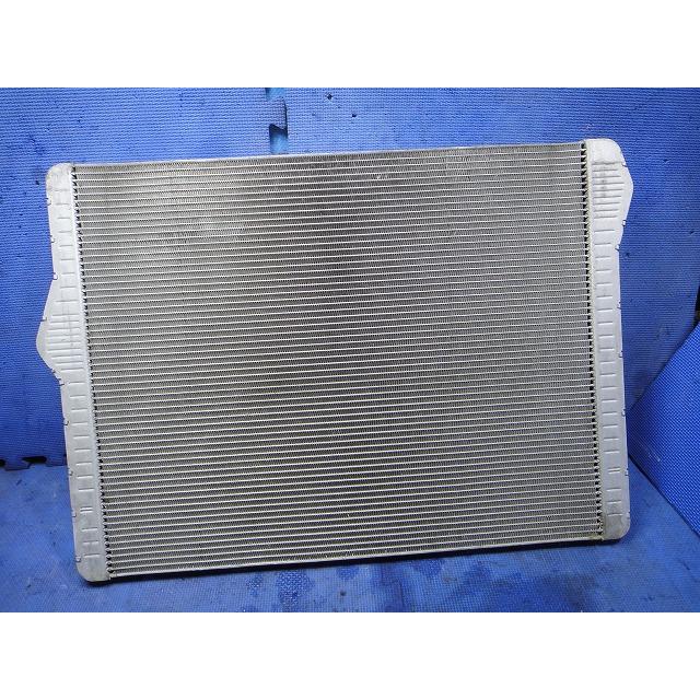 BMW 523i FP25 MT25 F10 F11 等 ラジエター BEHR  品番 8MK376777304  [8187] |  | 01