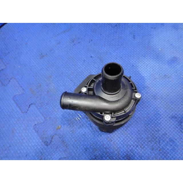 メルセデス ベンツ CLA X117 C117 等 補助 ウォーター ポンプ  品番 2118350364  [8237] |  | 02