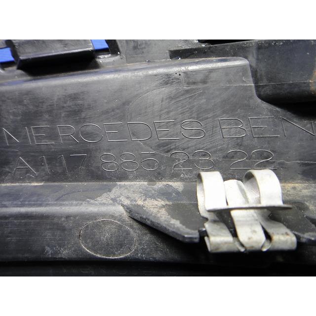 メルセデス ベンツ CLA X117 C117 等  フロント バンパー 右 ダクト グリル カバー  品番 1178852322  [8237] |  | 02