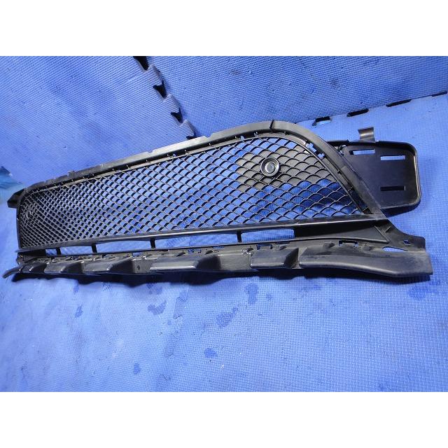 メルセデス ベンツ CLA X117 C117 等  フロント バンパー センター ダクト グリル カバー 品番 1178852122 1178852722 [8237] |  | 02