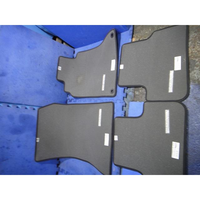 メルセデス ベンツ CLA X117 C117 等 純正 フロア マット AMG 品番 2466803348 [8237] |  | 06