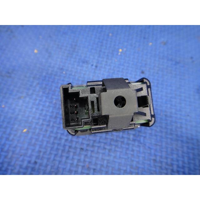 メルセデス ベンツ CLA X117 C117 等 パワーウィンドウ スイッチ リア、助手席 共通  品番 2049058102 [8237] |  | 01