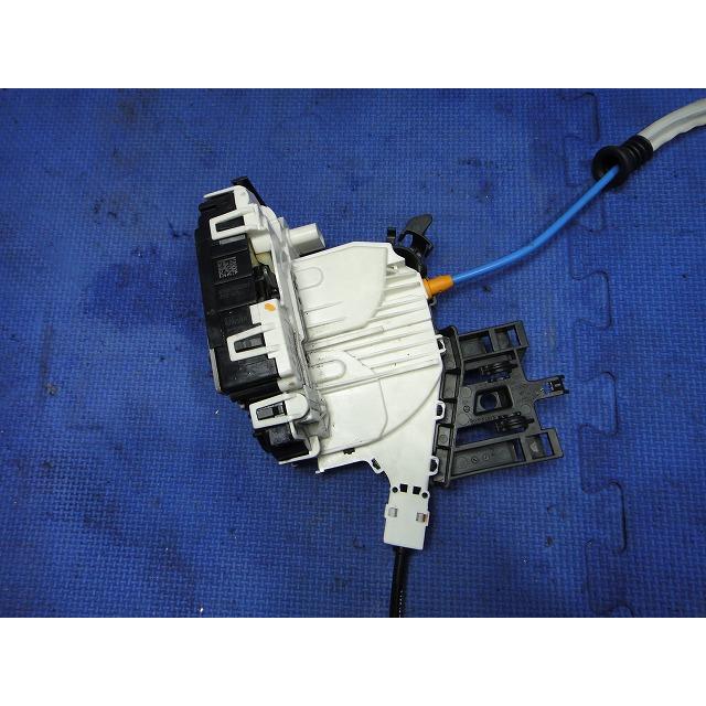 メルセデス ベンツ CLA X117 C117 等  右 フロント ドアロック ソレノイド アクチュエーター 品番 A0997202001  [8237] |  | 01