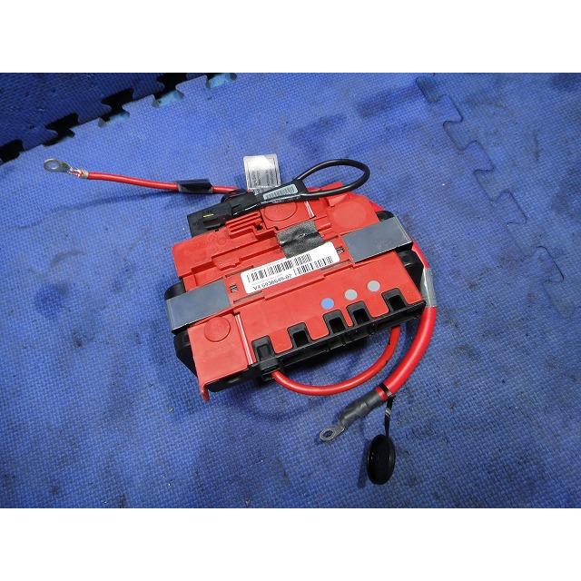 BMW 320i E90 E91 等 バッテリー ターミナル ヒューズ ボックス 品番 6936649   6938495   [8310] | 