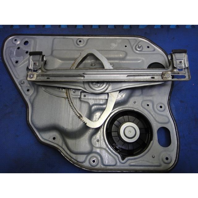 ボルボ V50 MB5244   右 リア パワーウィンドウ レギュレーター  30710148 [8614] |  | 01