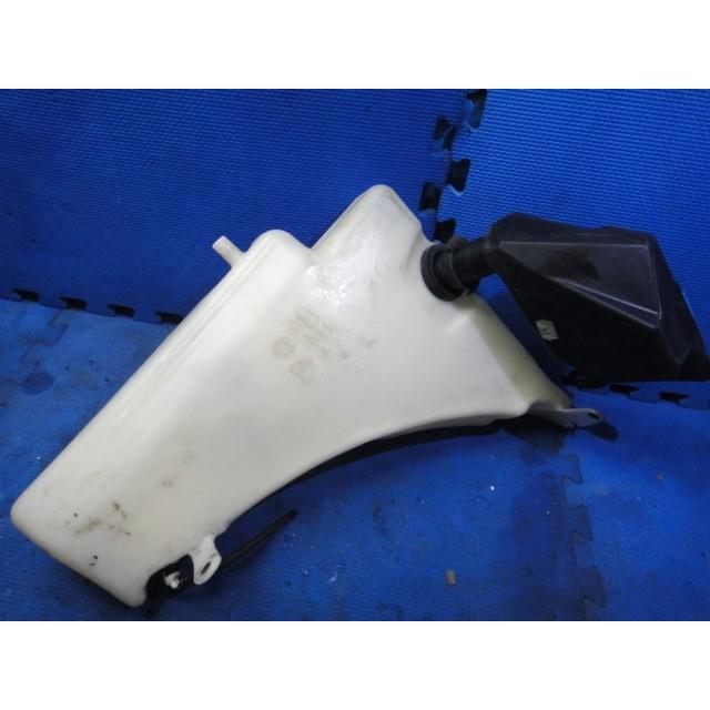 アウディ A4 アバント  8K 系  B8 等　 ウィンドウ ウォッシャー タンク　モーター付き　品番 8T0955453 C ［8669］ |  | 02