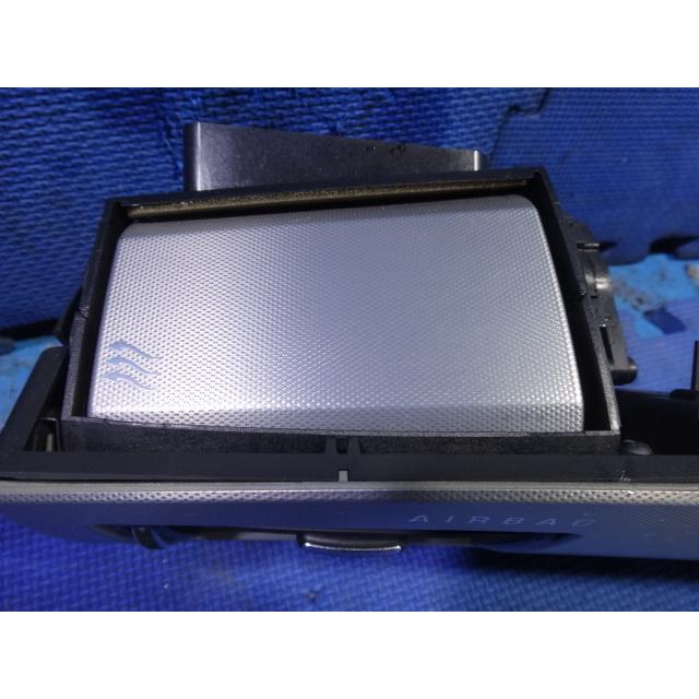 ジャガー XF J05PC 等  左 エアコン 吹出し口   [8709] |  | 02