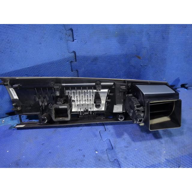 ジャガー XF J05PC 等  左 エアコン 吹出し口   [8709] |  | 03