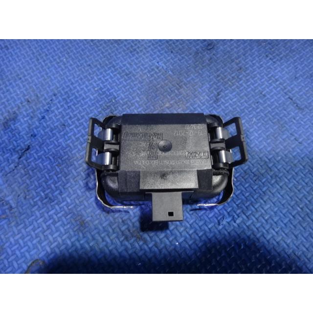 ジャガー XF J05PC 等  レイン センサー　品番 8X23-17D547-BD [8709] |  | 01