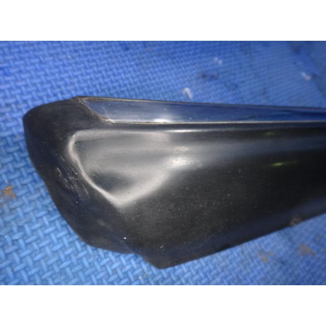 メルセデス ベンツ W123 230E 等 左 下 フロント フェンダー  モール   [8760] |  | 01